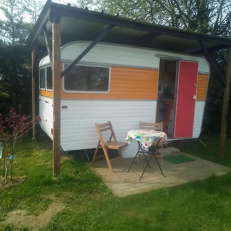 Unique 70s Caravan, Calm And Relaxed Les Cresnays